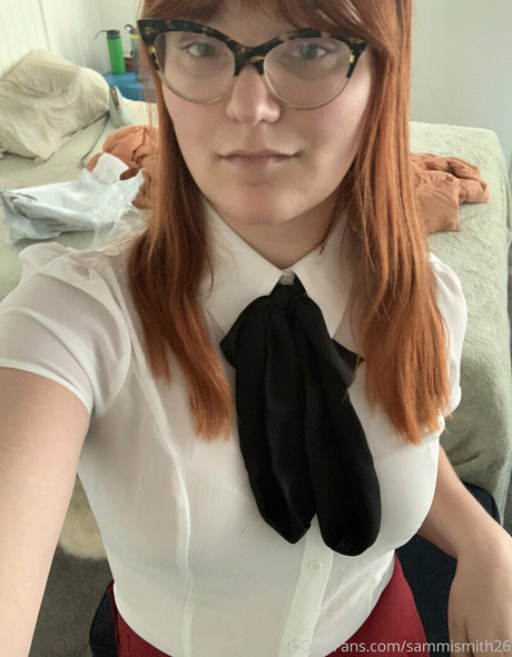 maskenbildnerin onlyfans heiße nette bild