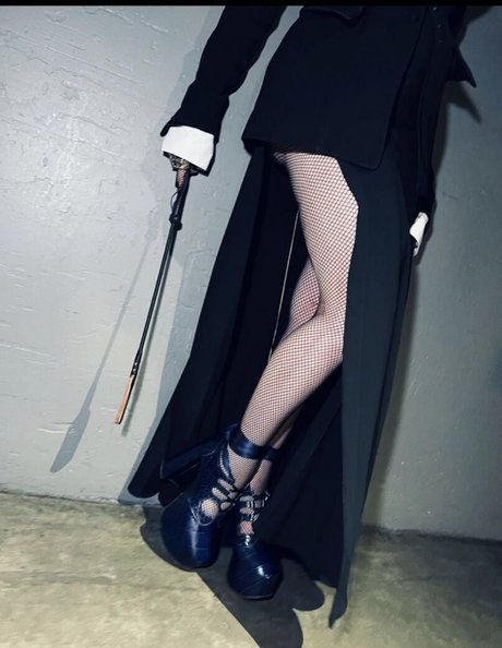 domina facesitting onlyfans hd bild