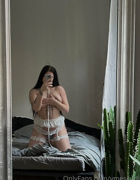 Veronika Mescudi schöne nette foto