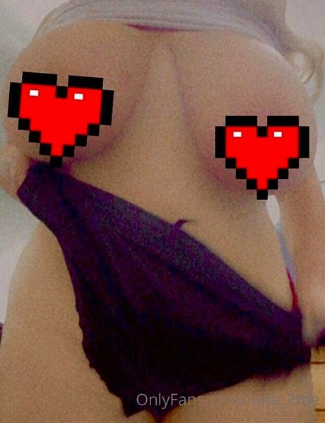 Luna 2me freie sexy bilder