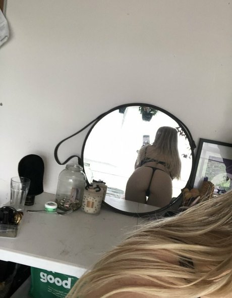 blowjob sperma im mund onlyfans nackt hd foto