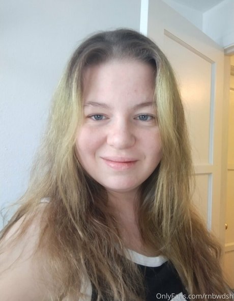 rnbwdsh schauspielerin sexy galerien