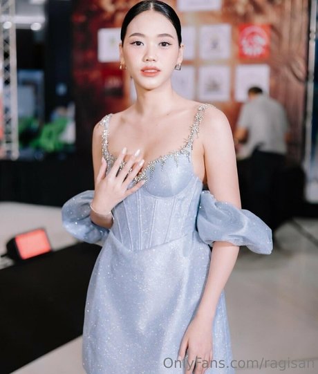 sexy blonde onlyfans perfekte heiße bild