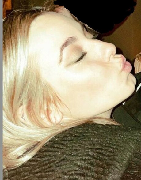 Elena Lagou heiße akt galerien