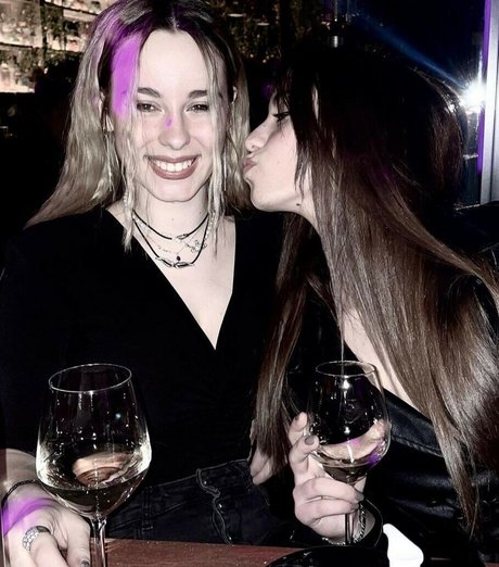 Elena Lagou porno beste galerien