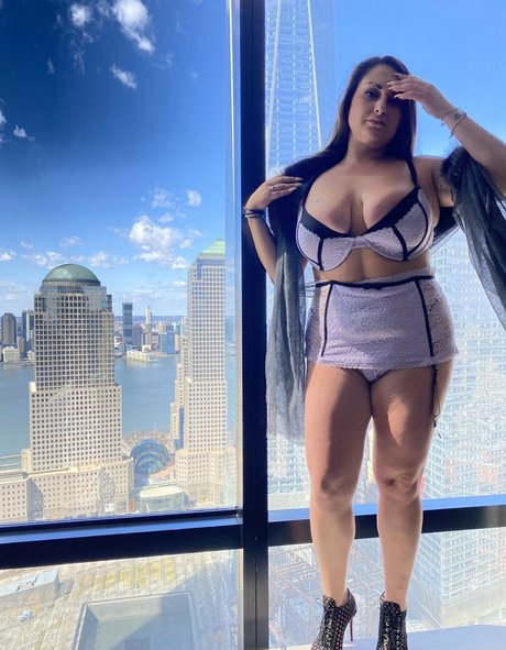 breite onlyfans heiße sexy bild