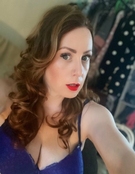 Pregnant English Rose exklusive porno foto