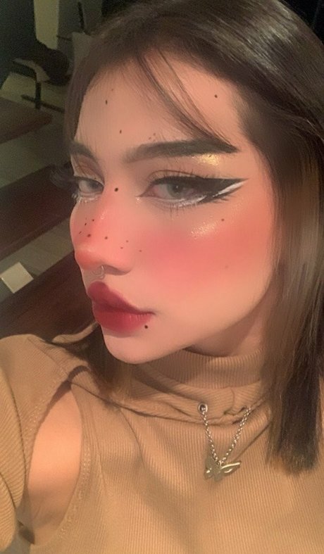 anfällige knochen-onlyfans exklusive sexy bilder