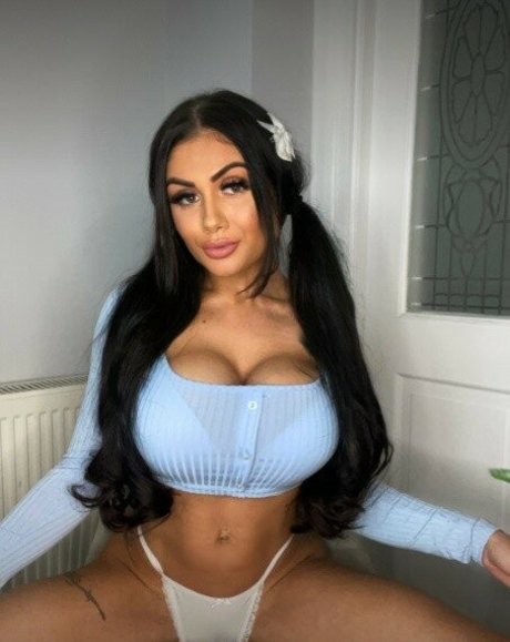 schöne asiatische onlyfans exklusive nackte bilder