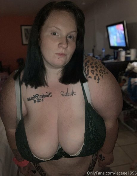 zierliche milf onlyfans perfekte nackte fotos