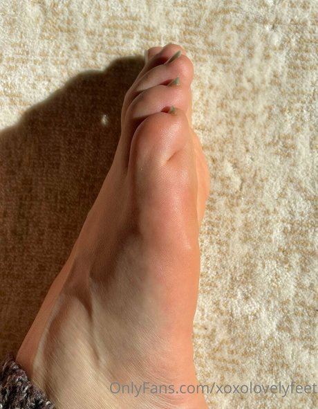 xoxolovelyfeet top hd foto