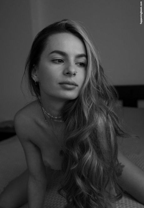 gothic dicke onlyfans nackt freie galerien