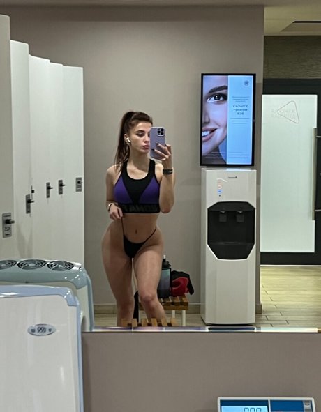 zierliche brünette nur fans kostenlose pornografische galerien