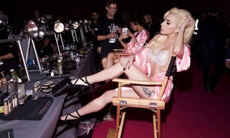 fitnessstudio dusche nur fans sexy xxx bilder