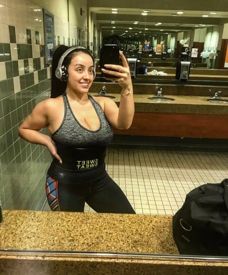 Alissandra Segura model freie fotos