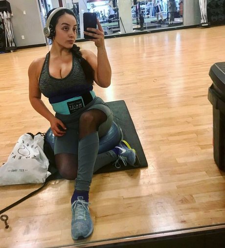 Alissandra Segura perfekte schöne bild