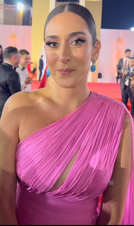 Amina Khalil nacktheit sexy galerie