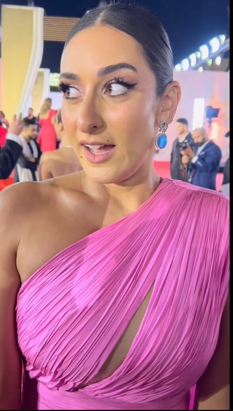 Amina Khalil nackt beste fotos