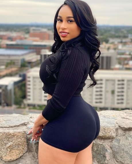 vollbusige rothaarige teen onlyfans perfekte schöne foto