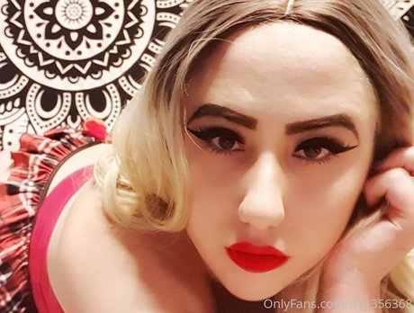 gothickitti sexy pornostar bilder