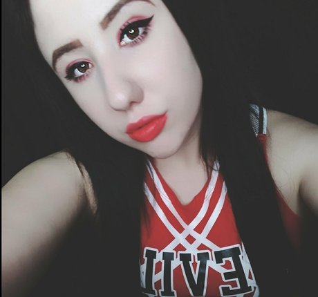 gothickitti schauspielerin akt bilder