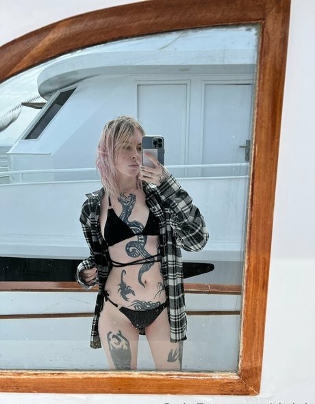 tinich nacktheit hd fotos