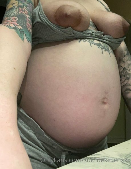 suicidekittenxxx nackt akt fotos