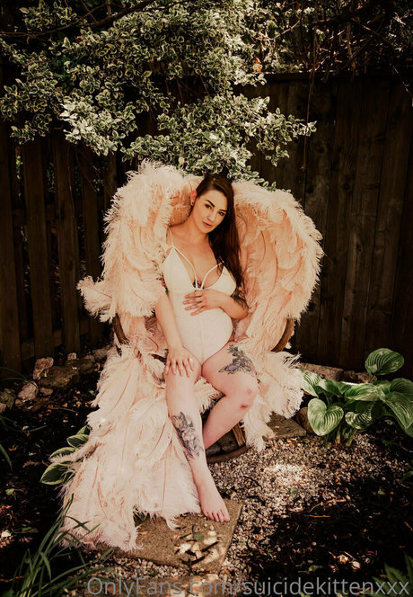 unterwasser-onlyfans hübsche freie bild