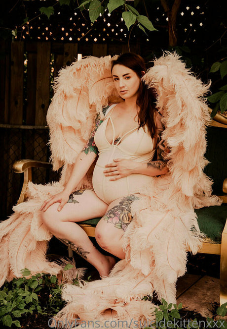 suicidekittenxxx model erotische bilder