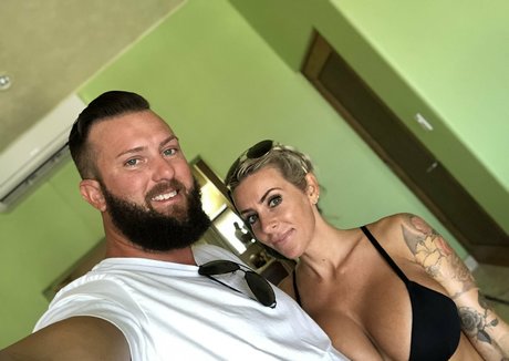 schwuler influencer onlyfans nackt top foto