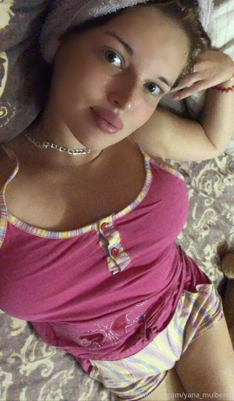 yanamulberry nackt freie bild