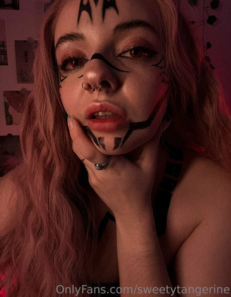 heiße blonde onlyfans schöne top bild