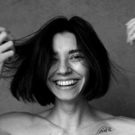 Irina Lozovaya nackt kunst galerie