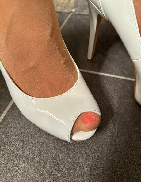 nylon executive schöne kunst bild