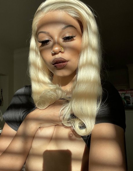 kurvige milf-onlyfans erwachsene fotos