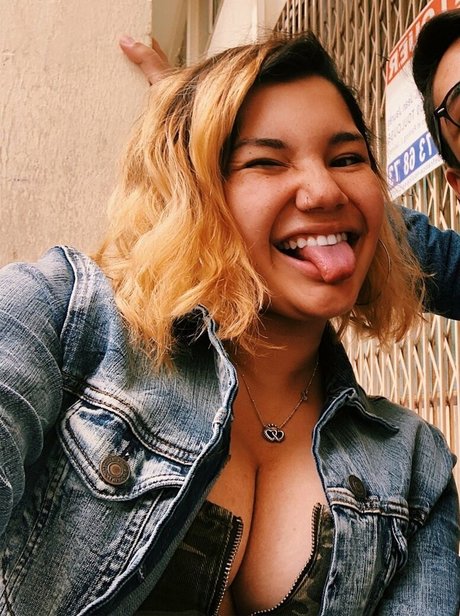 asiatisches teen solo onlyfans hübsche hd galerien