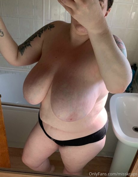 exklusive onlyfans nackt akt foto