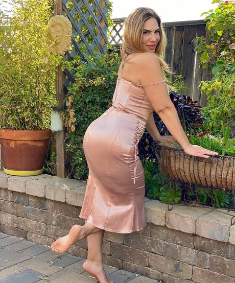 kurvige xxx onlyfans freie porno bild