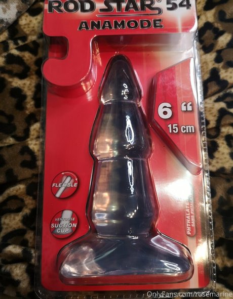 dünnes model onlyfans perfekte akt galerie