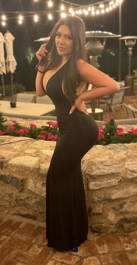 Nikki Waka schauspielerin nackten bild