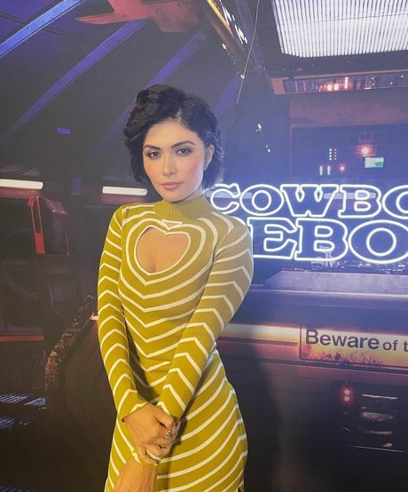 Daniella Pineda freie schöne foto