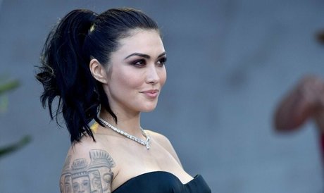 Daniella Pineda beste perfekte archiv