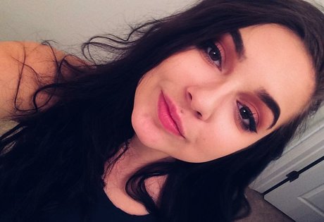 asiatisch-amerikanische onlyfans hd foto