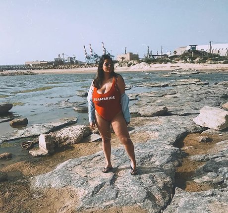 vollbusige brünette onlyfans top erwachsene archiv