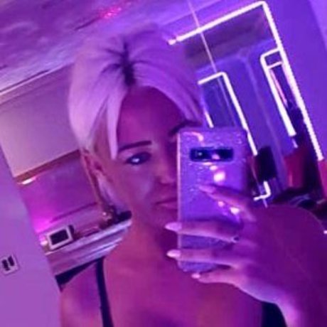 deepthroat teen onlyfans nackt sexy bilder