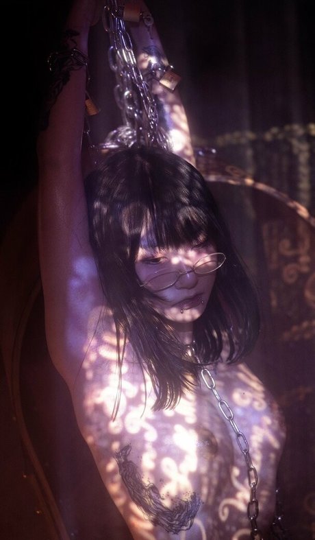 GymnoCerise nacktheit freie bilder