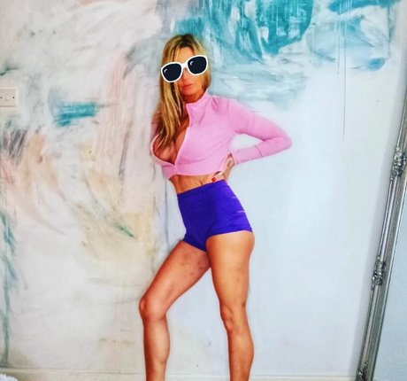 zierliche asiatische onlyfans erotische nacktheit galerie