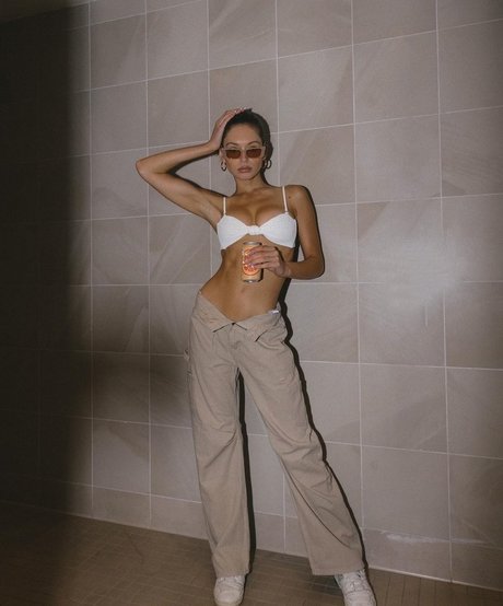 Alyssa Lynch hd porno galerie