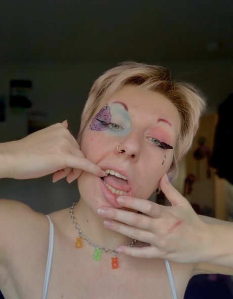 Peachymaxine exklusive perfekte foto