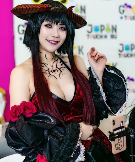 vollbusige onlyfans nacktheit freie foto